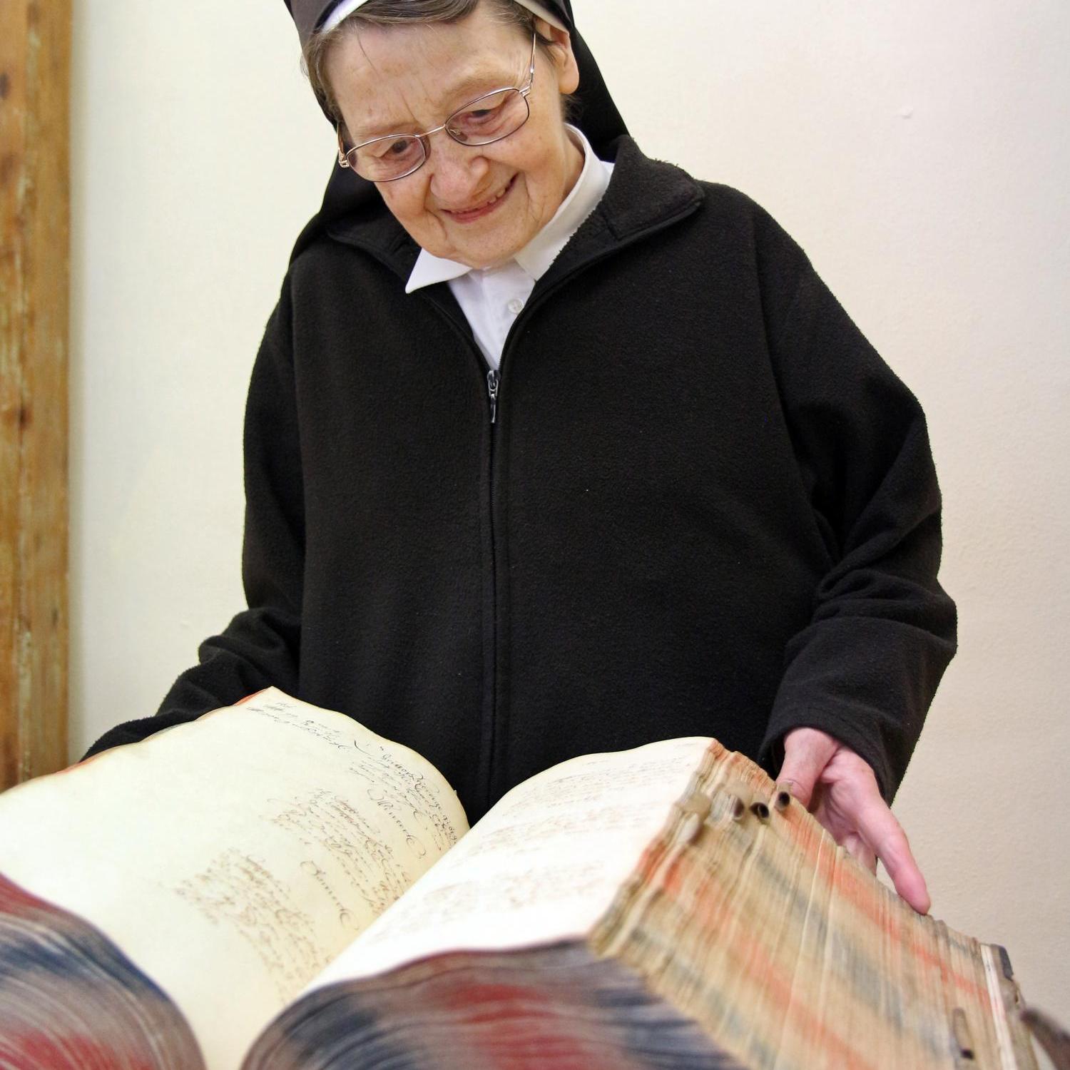 Handgeschriebenes Buch aus Klosterbibliothek