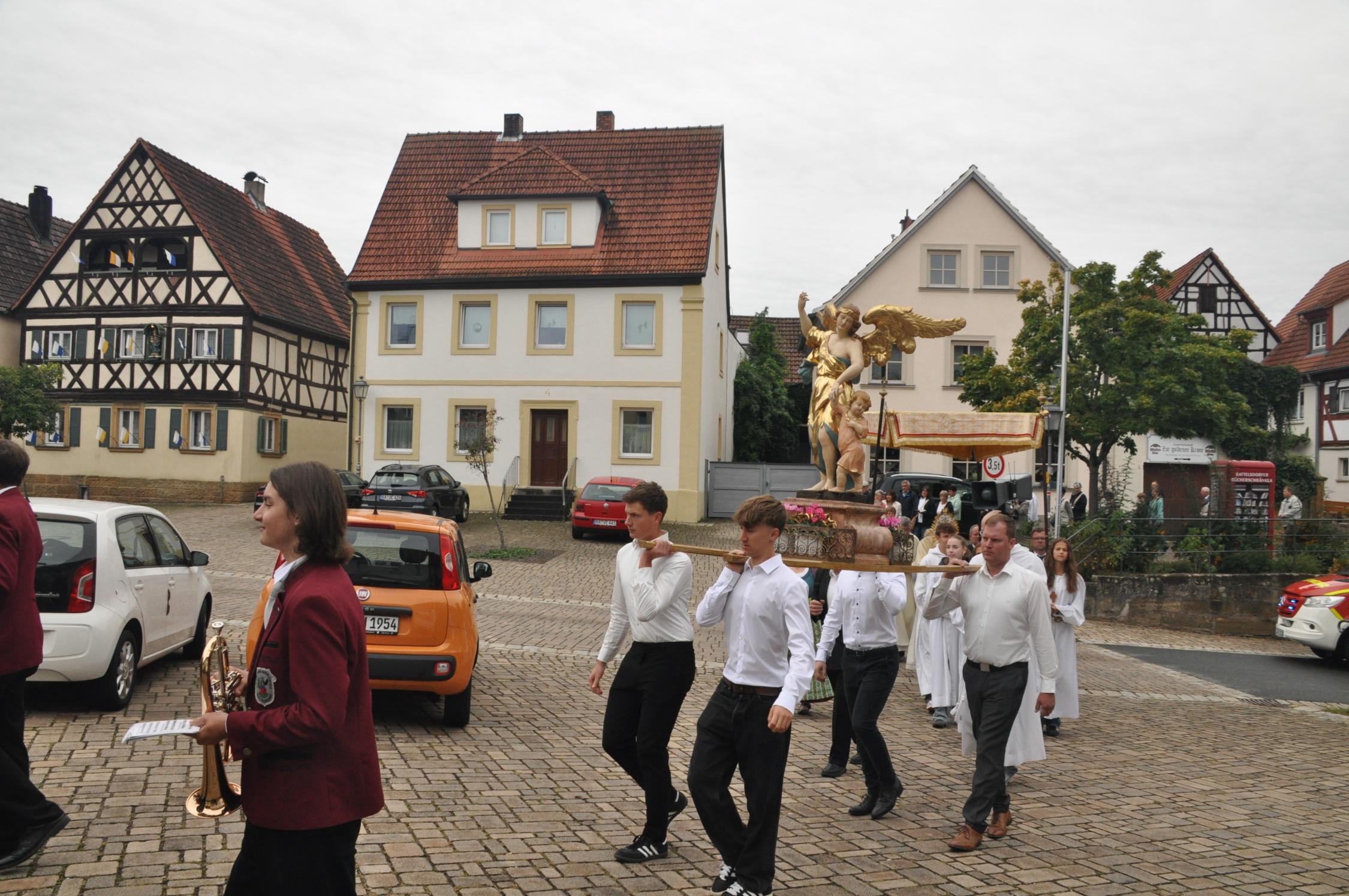 Schutzengelträger Justus Müller, Fabio Merkel, Andreas Pechmann und Julius Amann