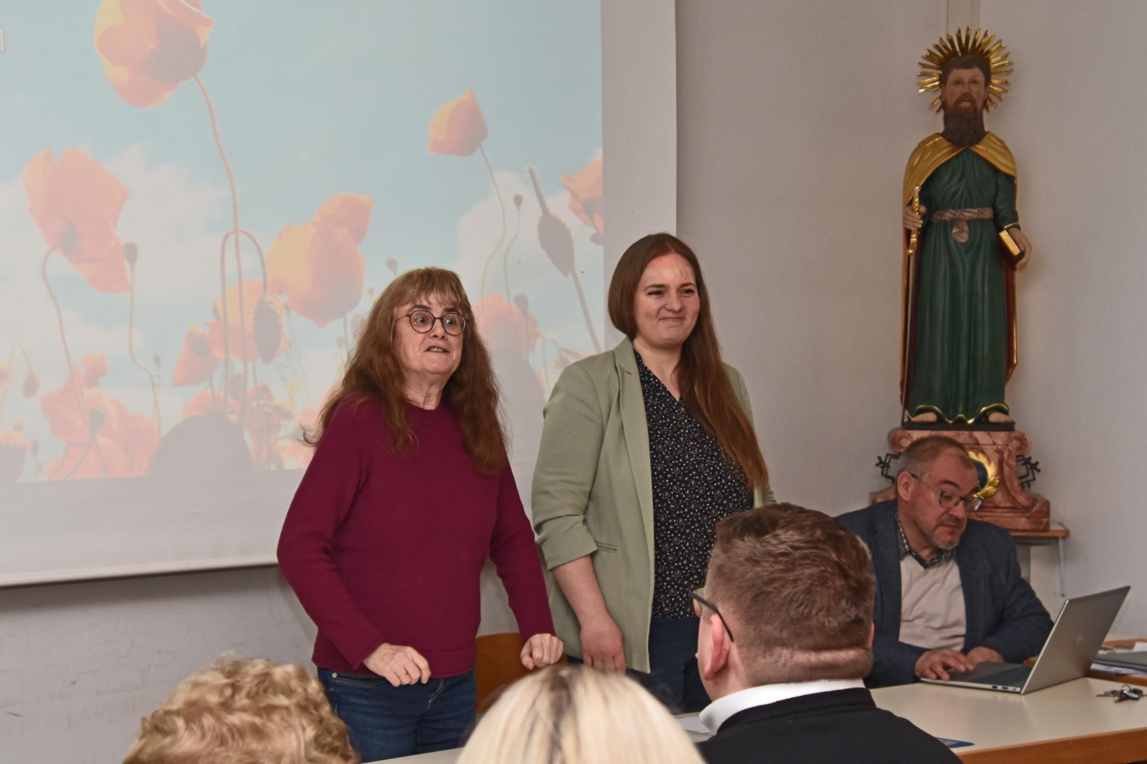 v. li.: PR Susanne Lindner und Ev. Pfarrerin Antje Bautz sowie PR Josef Gründel