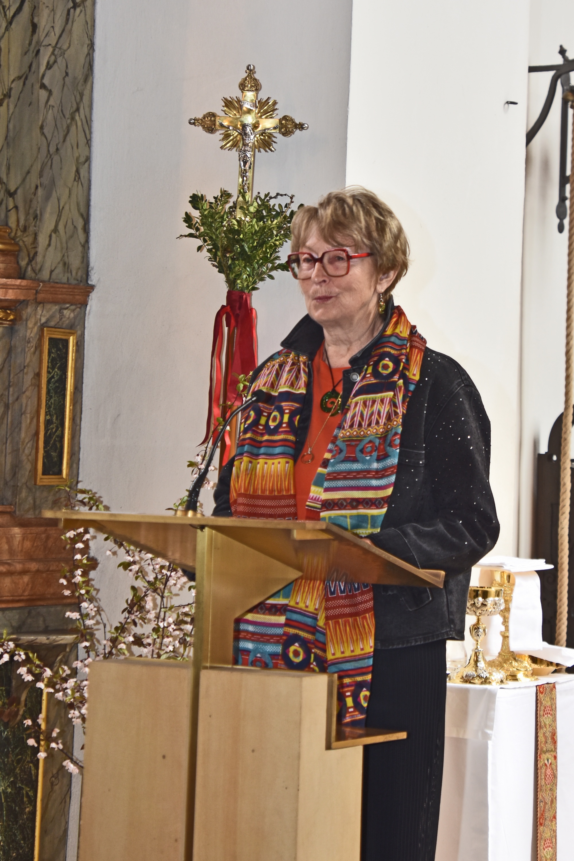 Jubilarin Rosalinde Muth mit Danksagung und Medidation