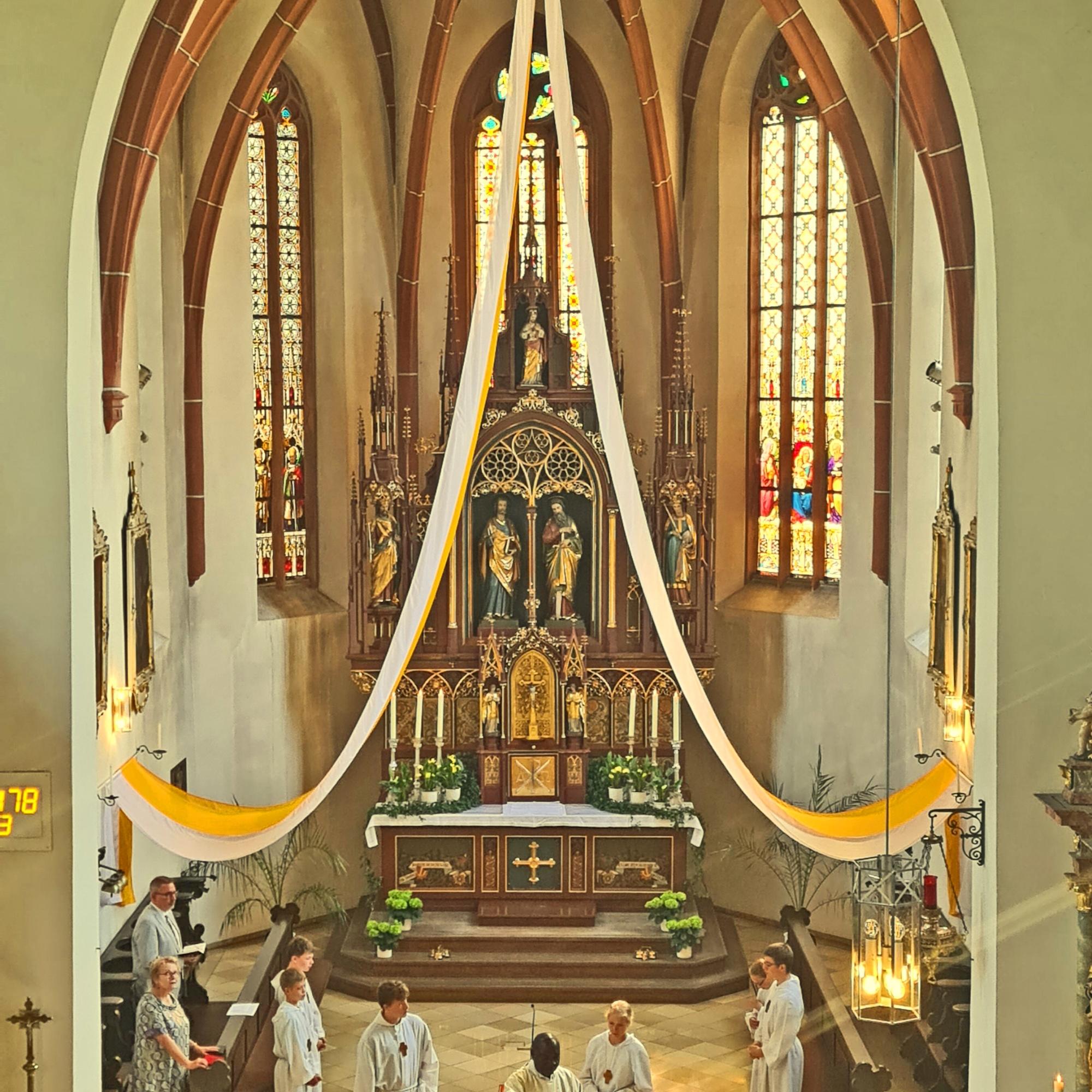 Die Pfarrkirche war zur Kirchweih besonders schön geschmückt