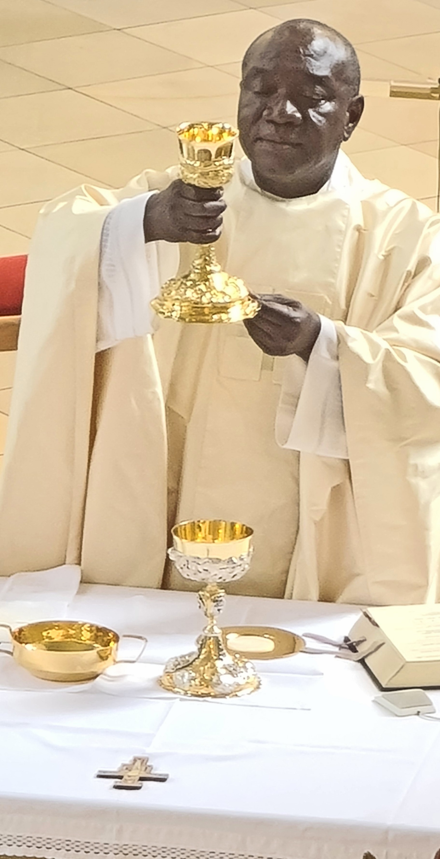 Pfarrer Abbe` Epiphane Mbengue