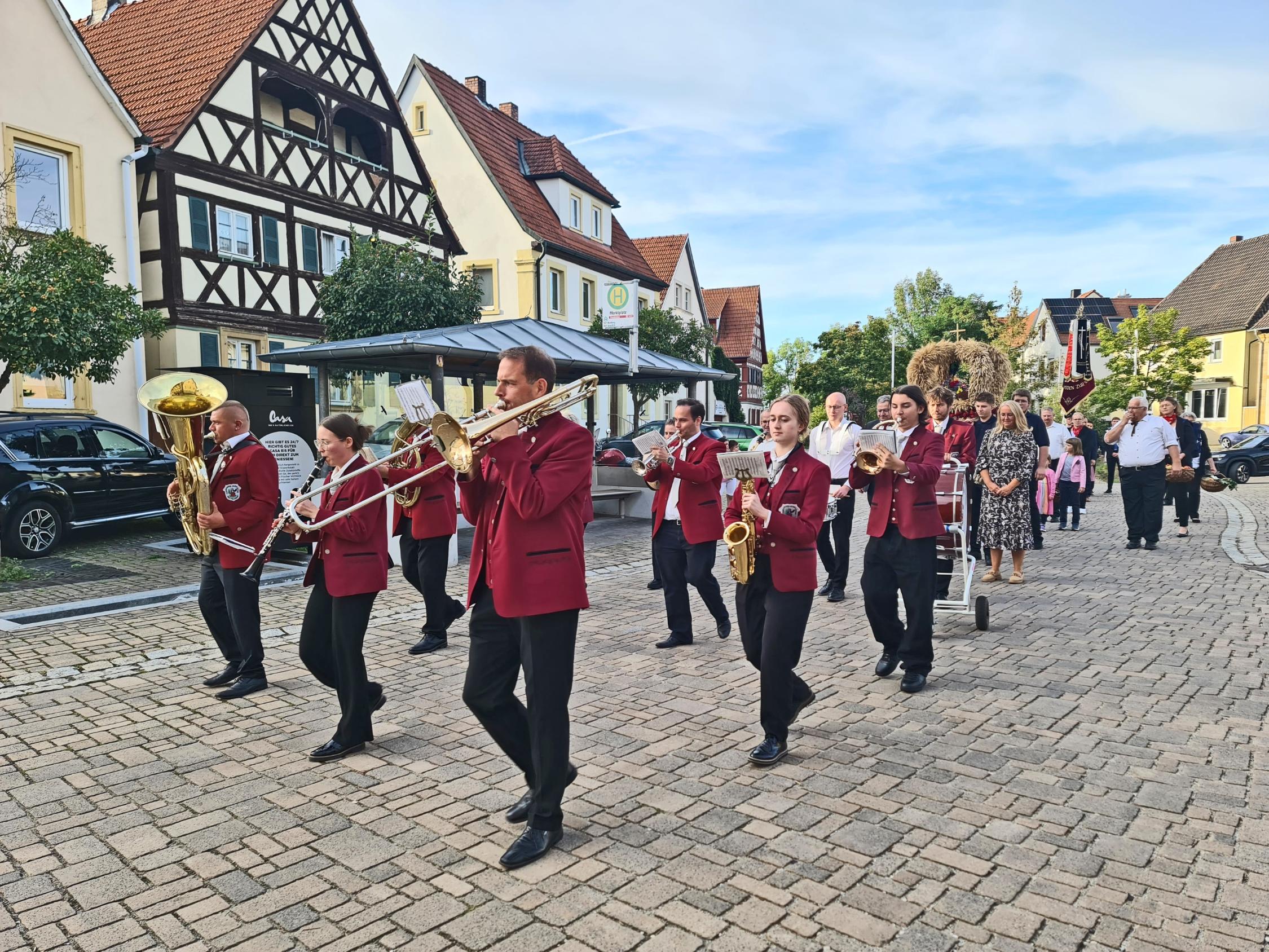 Kirchenparade mit den Itzgrunder Musikanten