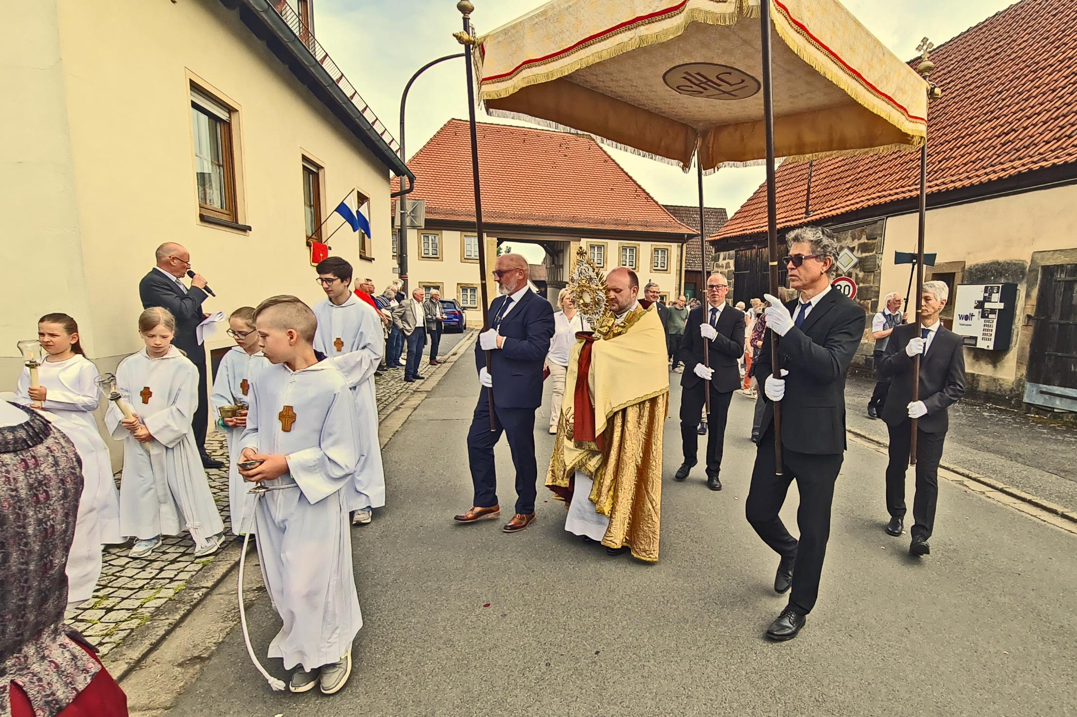 vor der Wendelinkapelle