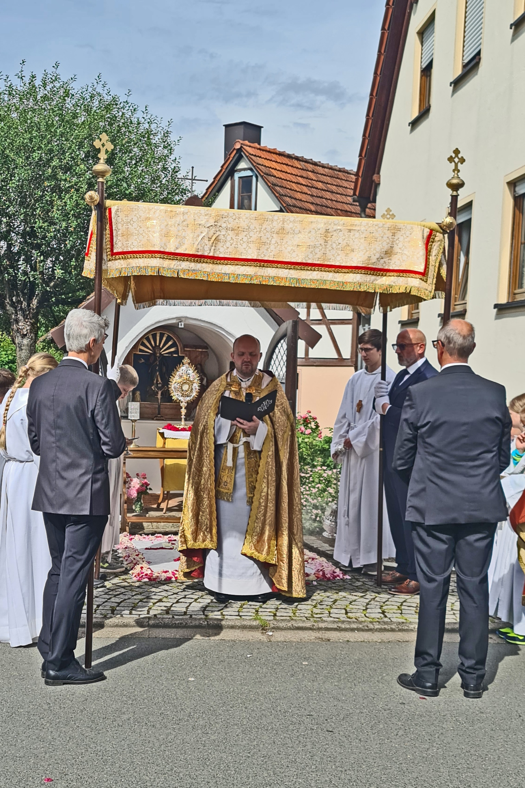 Fronleichnamsprozession an der Wendelinkapelle