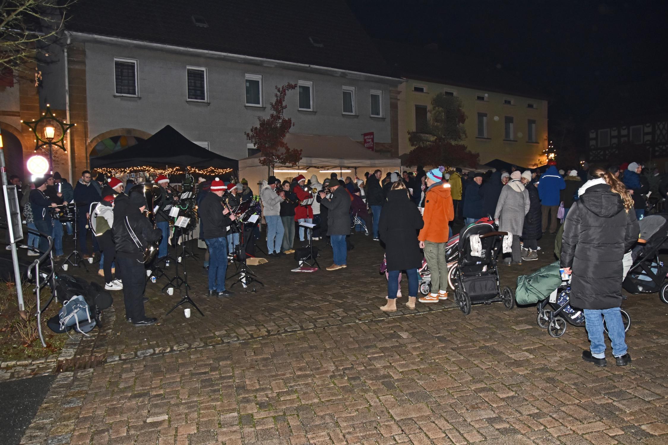 Krippeneröffnung mit Adventsmarkt 2026