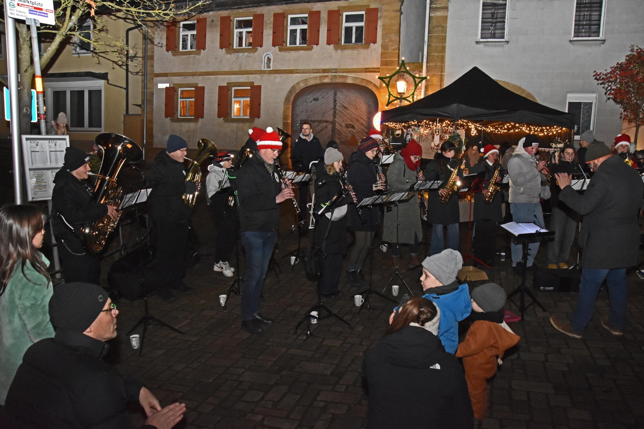 Krippeneröffnung mit Adventsmarkt 2026