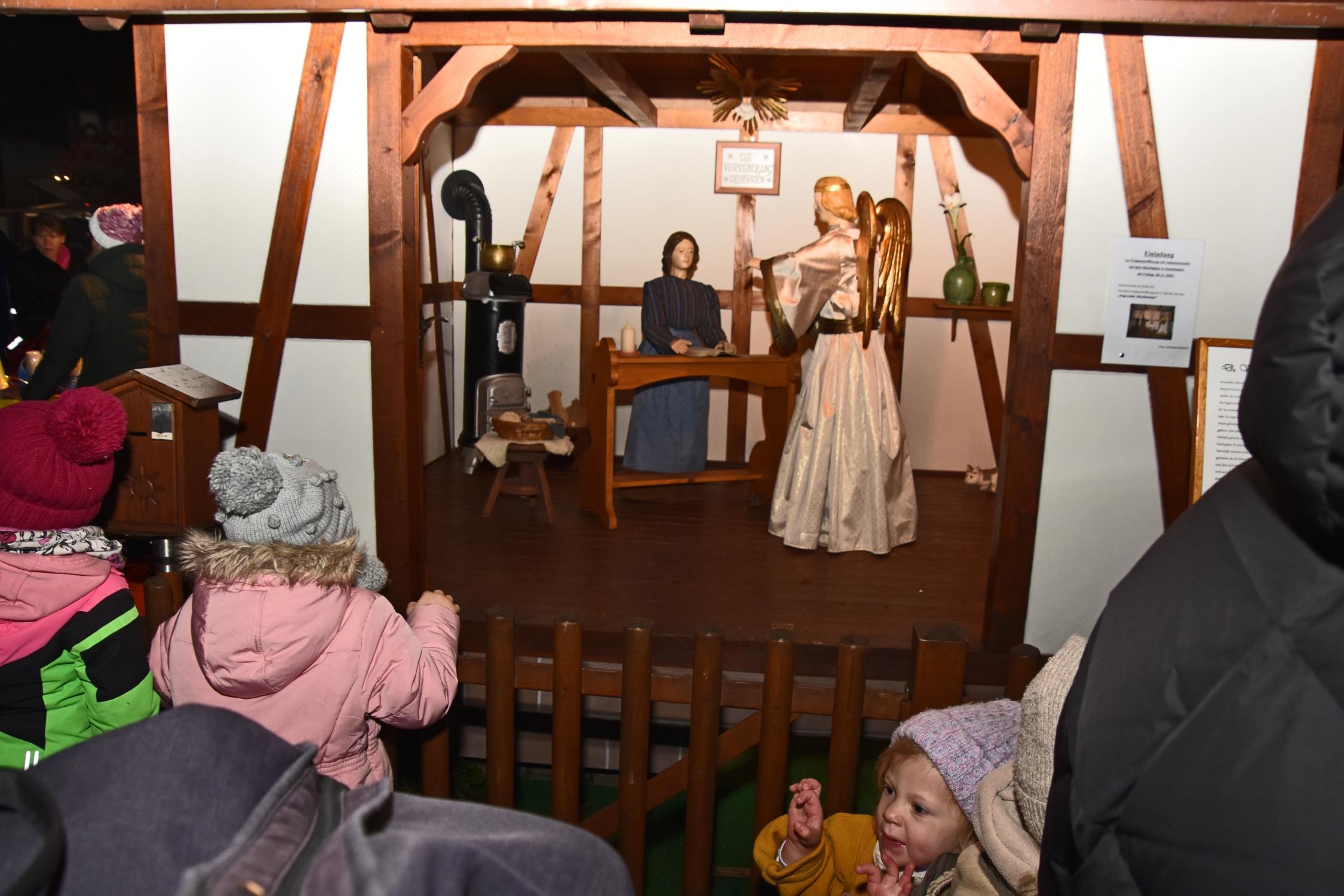 Krippeneröffnung mit Adventsmarkt 2026