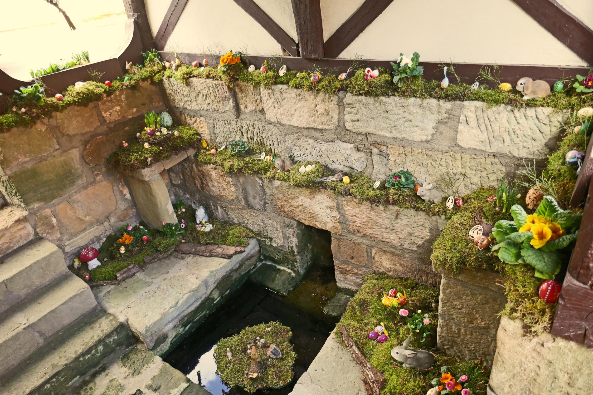 Innenraum des Brunnenhauses