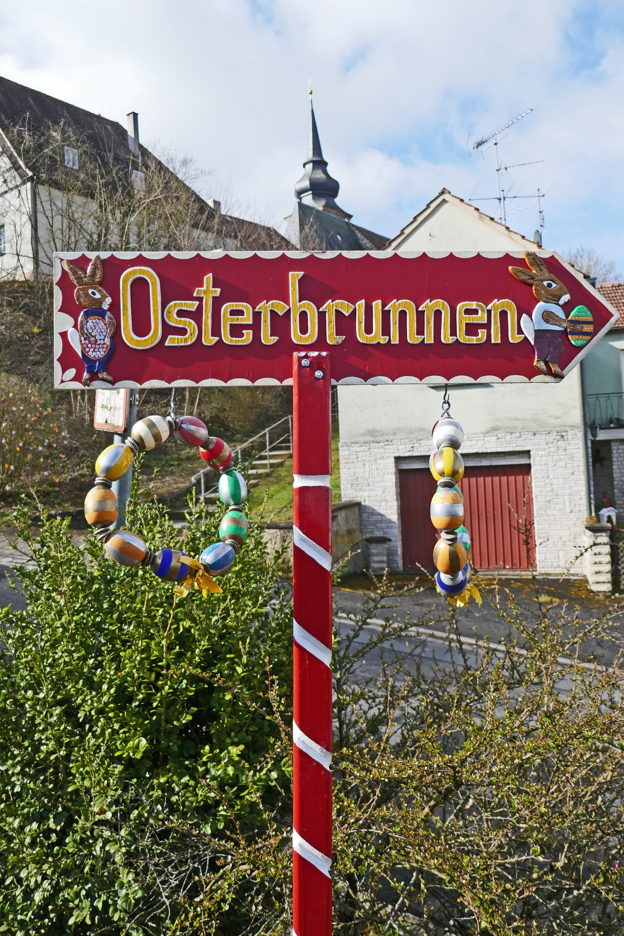 Hinweis zum Rattesldorfer Osterbrunnen an der Itz