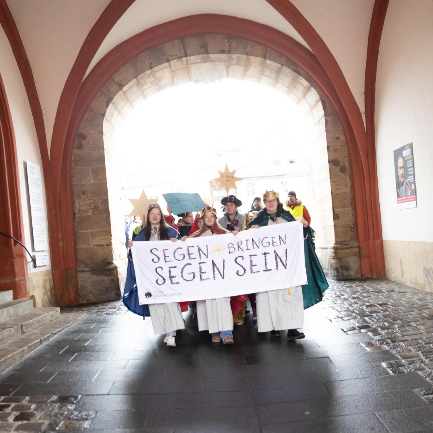 Rund 1,9 Millionen Euro haben Kinder und Jugendliche bei der Aktion Dreikönigssingen Anfang 2025 gesammelt.